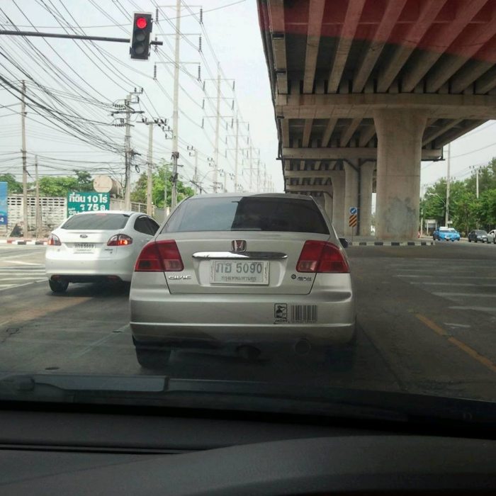 รถใครเอ่ยย แยกการไฟฟ้ามีนบุรี ^^