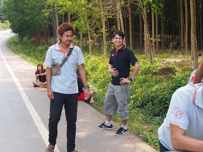 โฉมหน้าคับ ดีนะที่จัดเหล้ามาให้ระหว่างรอ