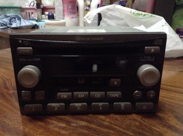 วิทยุใช้ได้ปกติ เล่น 6 แผ่น ขาย 1200