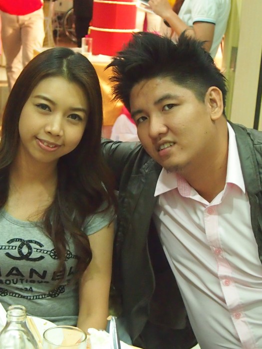 ส่วนคู่นี้ไม่ออกความคิดเห็น 555