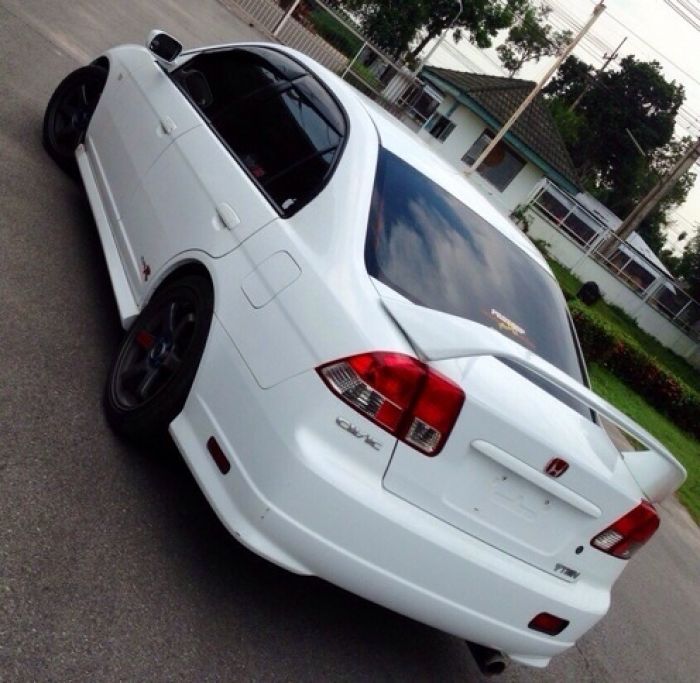 ขายes 01 moonroof แท้. มีlpg.(ปิดการขาย)