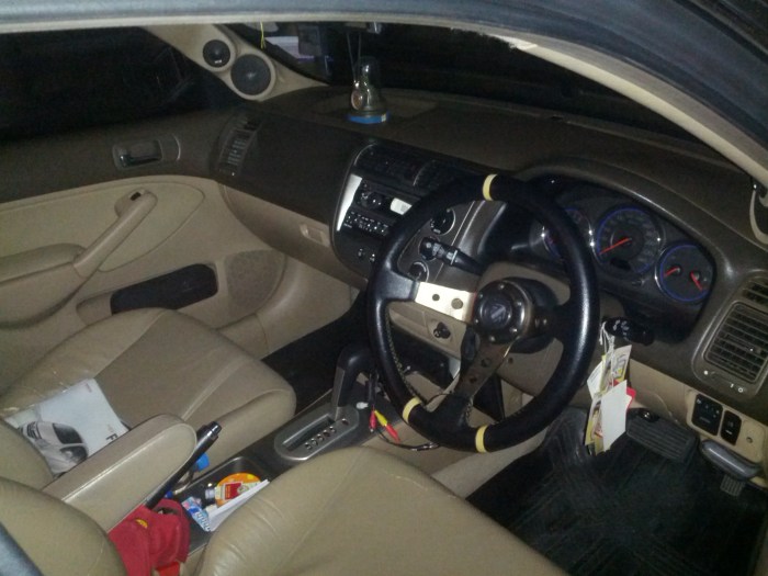 civic Dimention 2005  2005 HONDA, CIVIC 1.7 EXi โฉม Dimention ตาเหยี่ยว  สีเทา เกียร์ออโต้