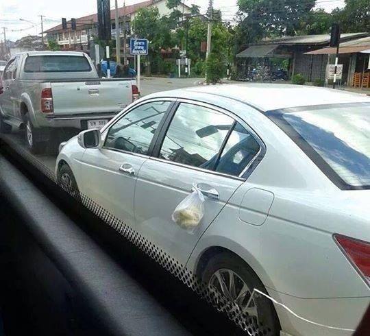 ต่อคิวซื้อทุเรียน