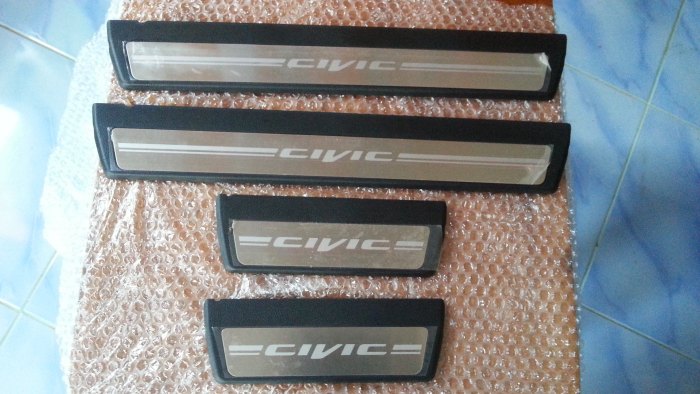 ชุด Kicking Plate (ของ Civic-FB แบบไม่มีไฟ)แปลงใส่  esได้ 