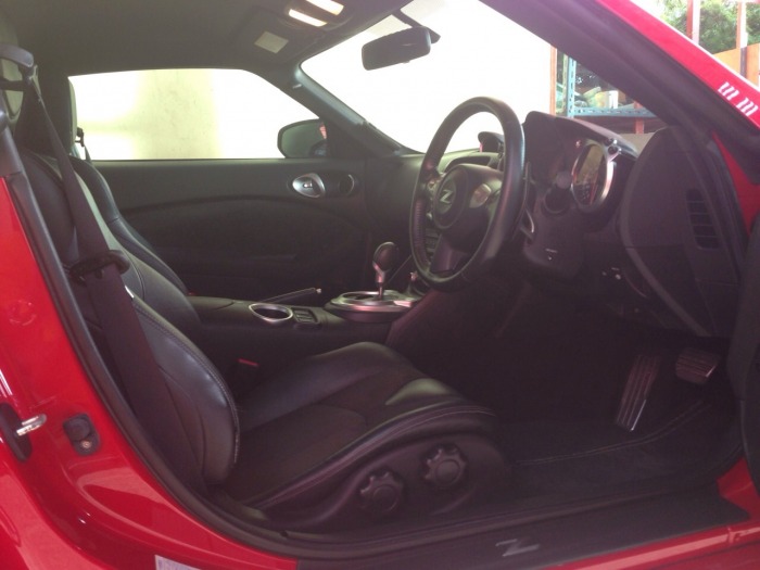 ขาย 370Z สีแดงแปร๊ด (จดประกอบ)