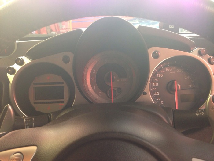 ขาย 370Z สีแดงแปร๊ด (จดประกอบ)
