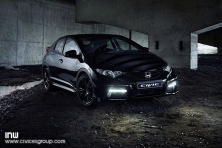 Honda Civic 2014 Black Edition ใหม่ ดุดันกว่าเดิม ชูจุดเด่นชุดแต่งสปอร์ตสีดำ Gloss Black รอบคัน พร้อมเครื่องยนต์ดีเซล 1.6 ลิตร 120 แรงม้า(PS) 300 นิวตัน-เมตร ประหยัดเฉลี่ย 27.7 กม./ลิตร
ส่วนเครื่องยนต์เบนซิน 1.8 ลิตร i-VTEC 142 แรงม้า ประหยัดเชื้อเพลิงเฉ