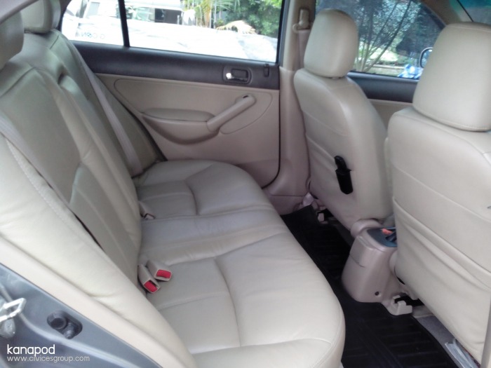 ขอขาย civic es ปี04 vtec autoเครื่อง1700cc. วิ่ง13****สีบอร์นเงิน