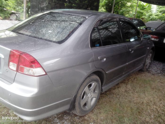 ขอขาย civic es ปี04 vtec autoเครื่อง1700cc. วิ่ง13****สีบอร์นเงิน