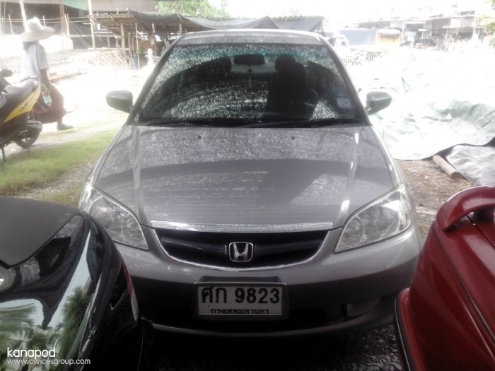 ขอขาย civic es ปี04 vtec autoเครื่อง1700cc. วิ่ง13****สีบอร์นเงิน