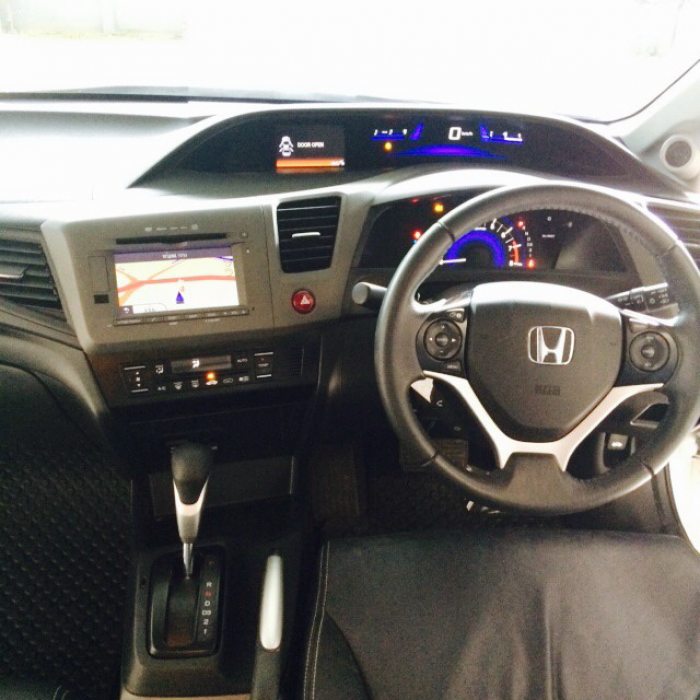ขายรถHonda Civic FB 1.8E Navi(AS)ปี2013 สีขาว ราคาถูก