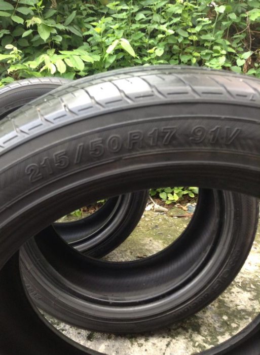 ขายยาง yokohama db 215/50/17 ปลายปี 10 แต่ใส่ปี11 3300