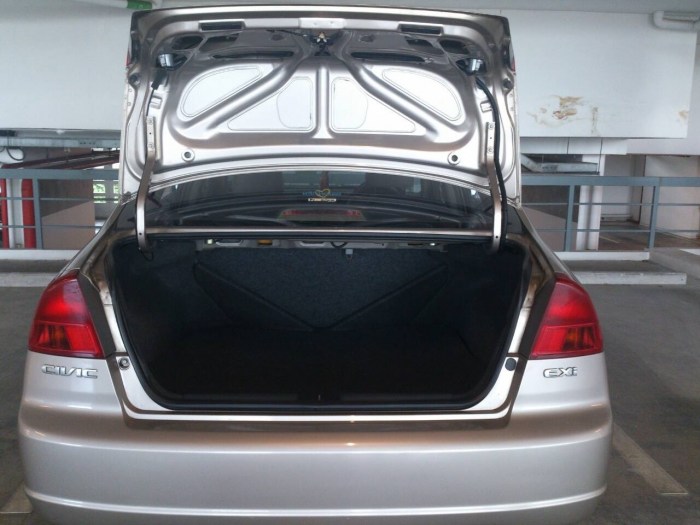 ขายCivic 2002 EXI-AT(AS) สีทอง รถบ้าน/ใช้น้อย65,XXX km/เข้าศูนย์ตลอด --250,000 ฿