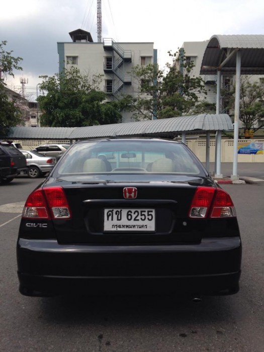 ขายดาวน์ 35,000 Civic ES 05 Vtec / auto สีดำ