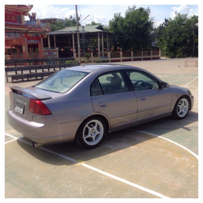 ขายCIVIC ES ปี01เกียร์ธรรมดาใช้น้อยสภาพสวยครับ ลดราคาแล้วครับ