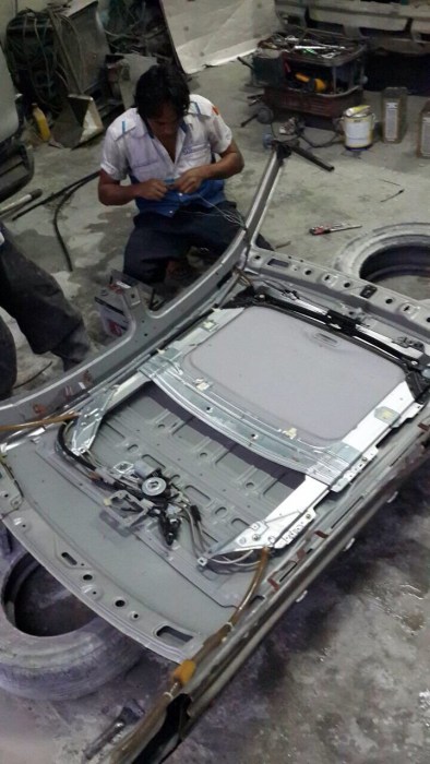รบกวนพี่ๆ อยากเห็นอีเอส ที่ติดตั้งหลังคา sunroof  or moonroof