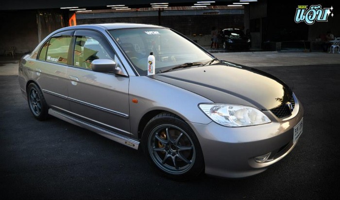 Sale !!! ปรับราคา civic es 2004 ตาเหยี่ยว exi MT แต่งพอควร หล่อๆ !!!