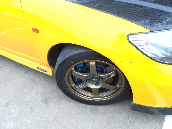 ขาย Civic ES 2.0 ภายในดำแท้ Sunroof ตรงรุ่น สีเหลืองรอบคันจาก YATT