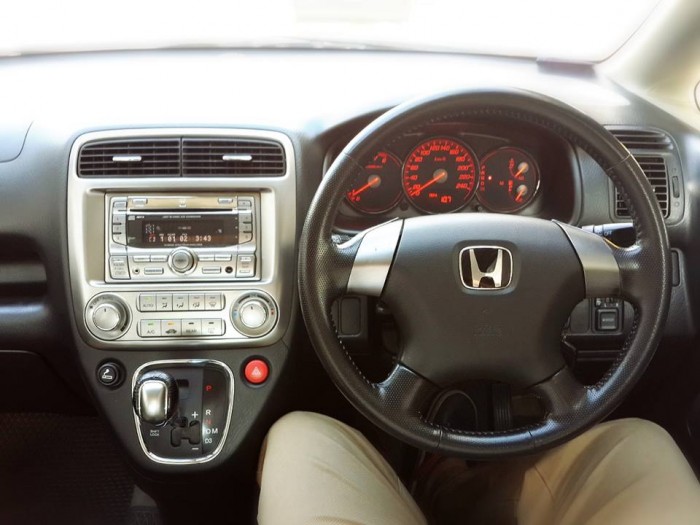 HONDA STREAM ตัว ไมเนอร์เชนแล้ว รุ่นTOP สีดำ ปรับราคาขายด่วน 350000