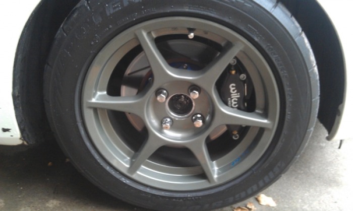 ล้อ 16 ใส่ เบรค Brembo  Dc5 จาน 300 มม. ได้รึป่าว ครับ