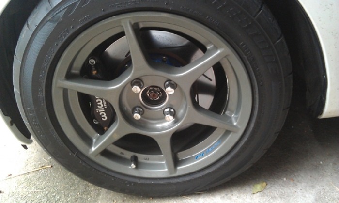 ล้อ 16 ใส่ เบรค Brembo  Dc5 จาน 300 มม. ได้รึป่าว ครับ