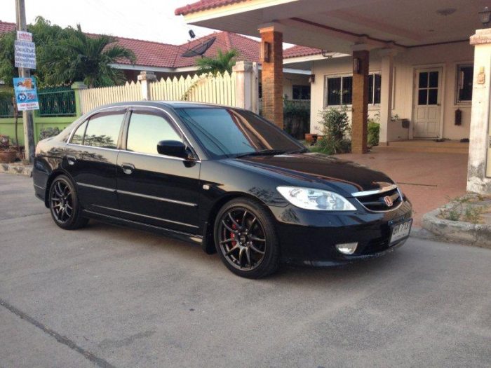 ขาย CIVIC ES EXi  2004 ตาเหยี่ยว สีดำ