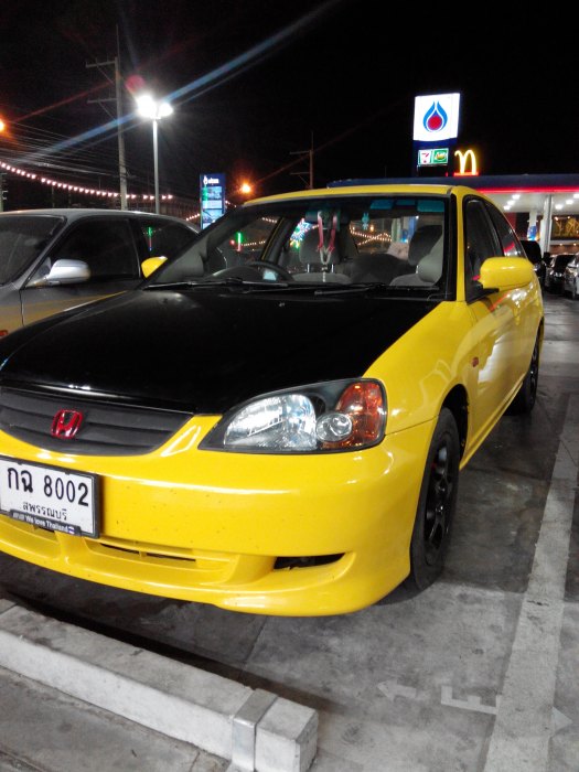 กลับสีจากเดิม บรอนทอง เป็น เหลือง Y56 
เปลี่ยนกันชนหน้าจาก 2002 เป็น 2003
ไฟหน้า DIY เอง ดูตัวอย่างในนี้แหละครับ
กระจังหน้าแฟนไม่อนุญาติให้ซื้อ เลย DIY เองสะเลย