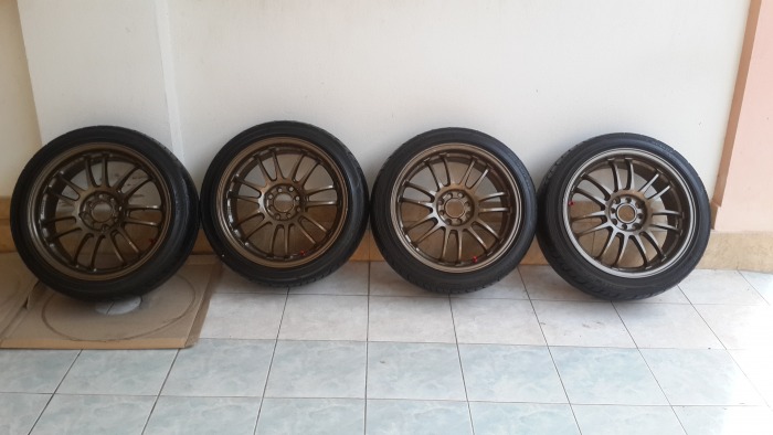 ขายล้อแม็กre30 4รู ขอบ17กว้าง7 ออฟ40  ติดยางDunlopDZ101 205/45 ปี13 10000บาท