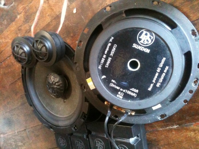 ลำโพง DLS c6a รุ่นครอสแยก แท้เลยครับ กลุ่มชอบแนว SQ จะรู้จักดีครับ 3800 ครับ