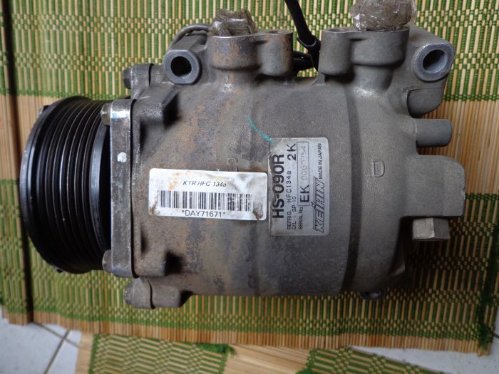 คอมแอร์เย็นปกติครับถอดเพราะวางเครื่องใหม่ 3500 ครับ
