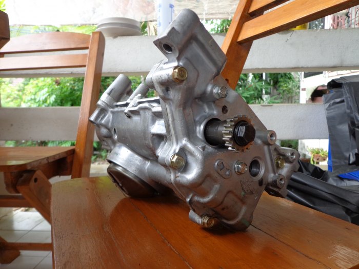 ปั๊มน้ำมันเครื่อง k20a3 es 2.0  1000 ครับ