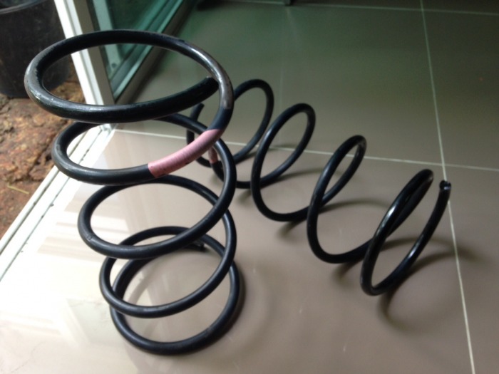 ขายสปริงติดโช้ค civic es 2004 -2006 ของนอก 400 บาท