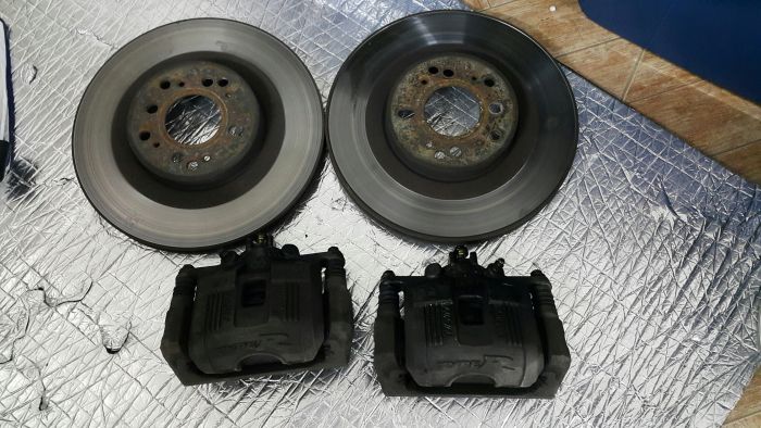 ขายชุด เบรคหน้า EP3  Type R จาน 300mm  เอาาไปใส่ ES ได้เลยครับ 6000 บาท  รูปมาแล้วจ้า