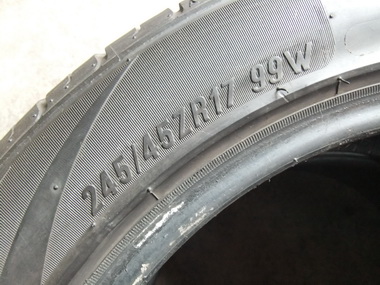 ยาง FINIXX 245/45/17 ปี 11 2 เส้น