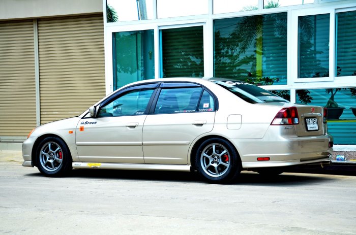 ร่วมโพสต์แนวทางการแต่งรถ สีทอง กันหน่อยครับ (โชว์รูมรถสีทอง!)