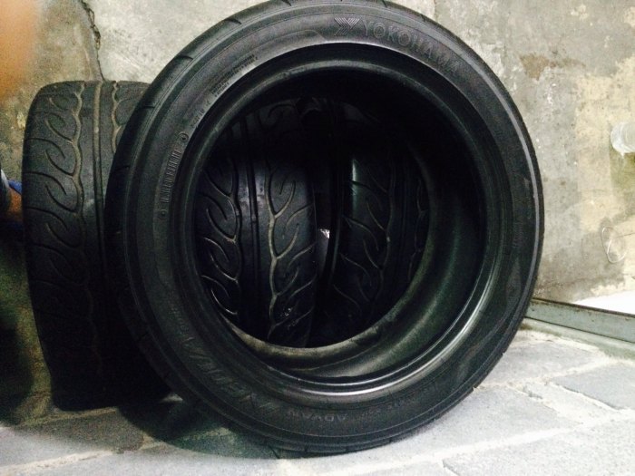 ขายยาง AD 08 195/50r15 ปี11และเกียร์ใดเมนชั่น 1-2 3-4