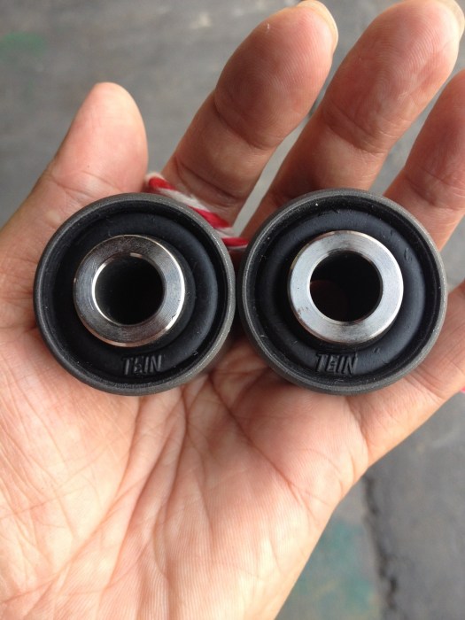 !! ขายลูกปืน Ball Joint ใส่เบ้าโช็ค Tein Ohlins Cusco HKS