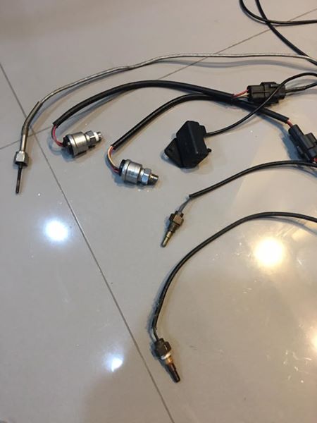 defi advance bf แท้ ไฟฟ้า 6 ตัว  F con 3.3 และ 3.4  Motec