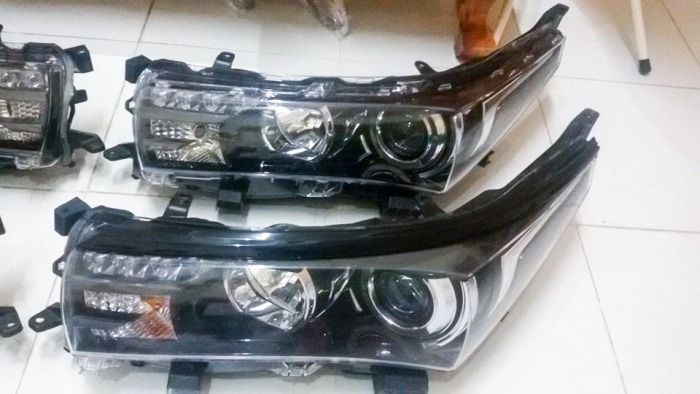 ไฟหน้าฮอนด้า HR-V LED โปรเจคเตอร์ ,ALTIS 2014,ฟอร์จูนเนอร์ ,พรีอูส,แอ๊คออด, ACUAL TL
