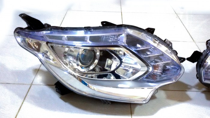 ไฟหน้าฮอนด้า HR-V LED โปรเจคเตอร์ ,ALTIS 2014,ฟอร์จูนเนอร์ ,พรีอูส,แอ๊คออด, ACUAL TL