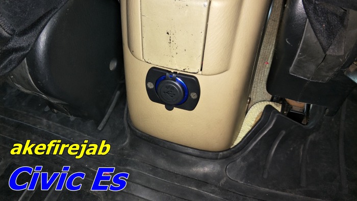 Civic Es USB Charger