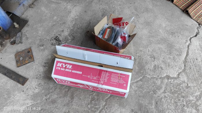 ของใหม่เป็น Kayaba Excel G