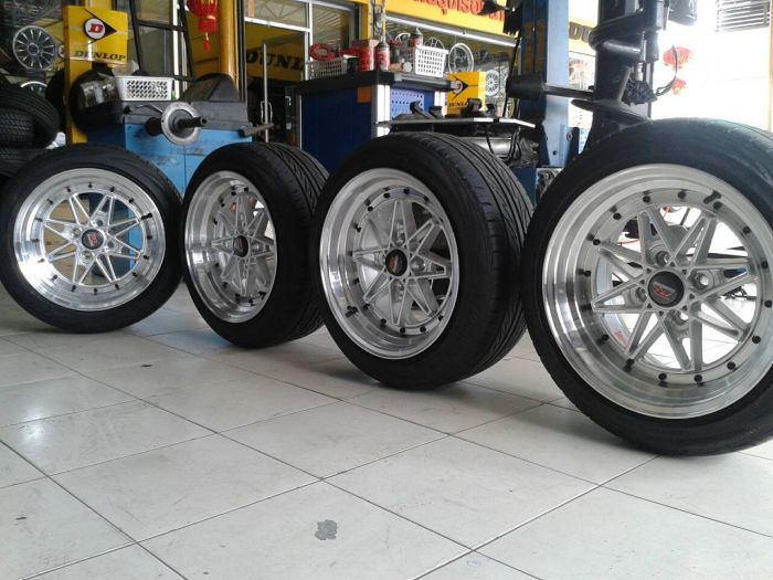 ขายล้อขอบ 15x8  4/100 พร้อมยาง