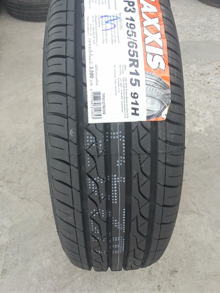 ขายยาง195/65/15 ปี 16 MAXXIS M