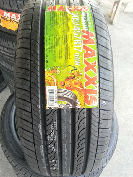 ขายยาง205/45/17 ปี 16 MAXXIS M