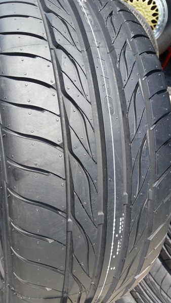 ขายยาง195/55/15ปี 16 MAXXIS I