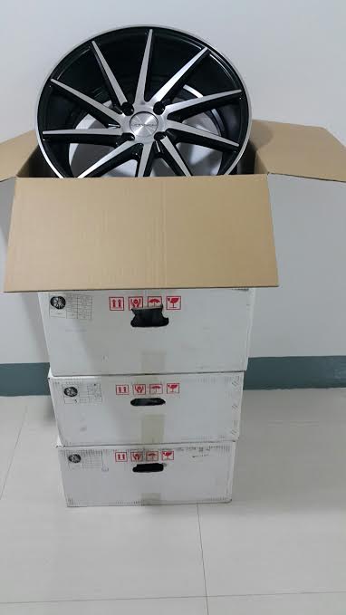 ขายแม็กใหม่ลาย VOSSEN ขอบ 17