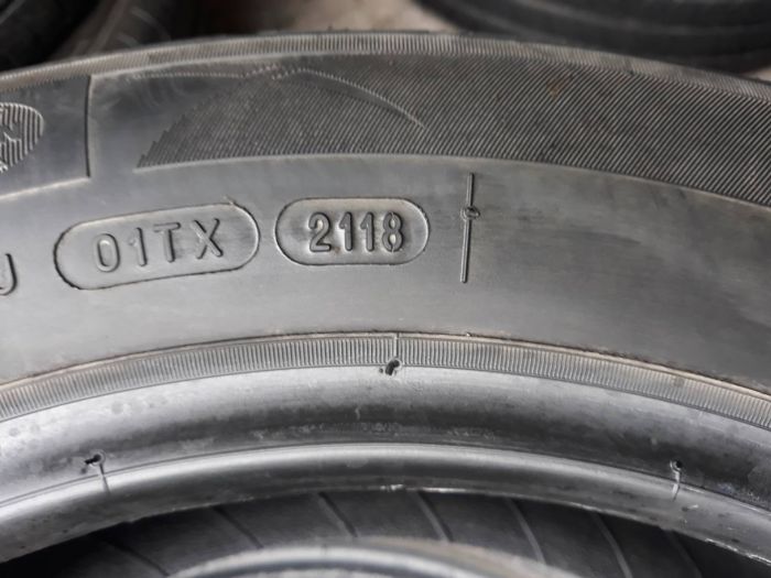 ขายยางเก๋ง 185 60R15 ปี 2018 michelin xm2 สัปดาห์ที่ 21 28 ปี 18 จำนวน4 เส้น ราคา 2500 บาทต่อสี่เส้น